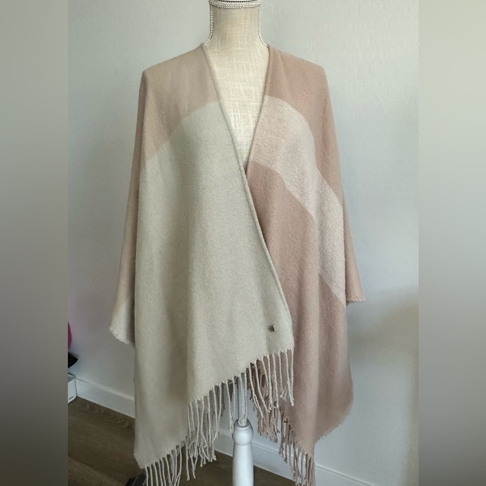 SOIA & KYO PINK/GRAY WOVEN SCARF-CARDIGAN WITH FRINGES SIZE One Size
